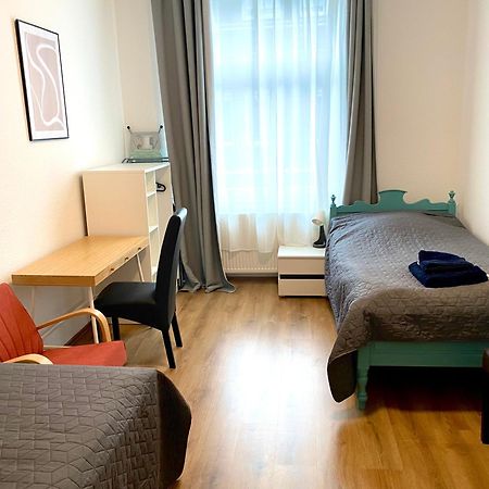 2 Rooms, Free Parking, 25 Min To Duesseldorf, 150 Mbps Wlan Duisburg Luaran gambar