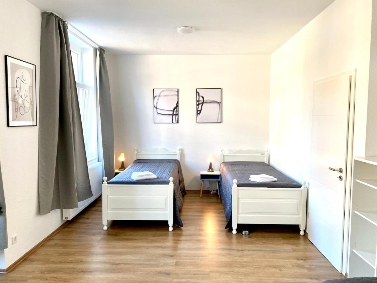 2 Rooms, Free Parking, 25 Min To Duesseldorf, 150 Mbps Wlan Duisburg Luaran gambar