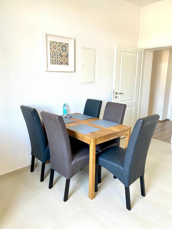 2 Rooms, Free Parking, 25 Min To Duesseldorf, 150 Mbps Wlan Duisburg Luaran gambar