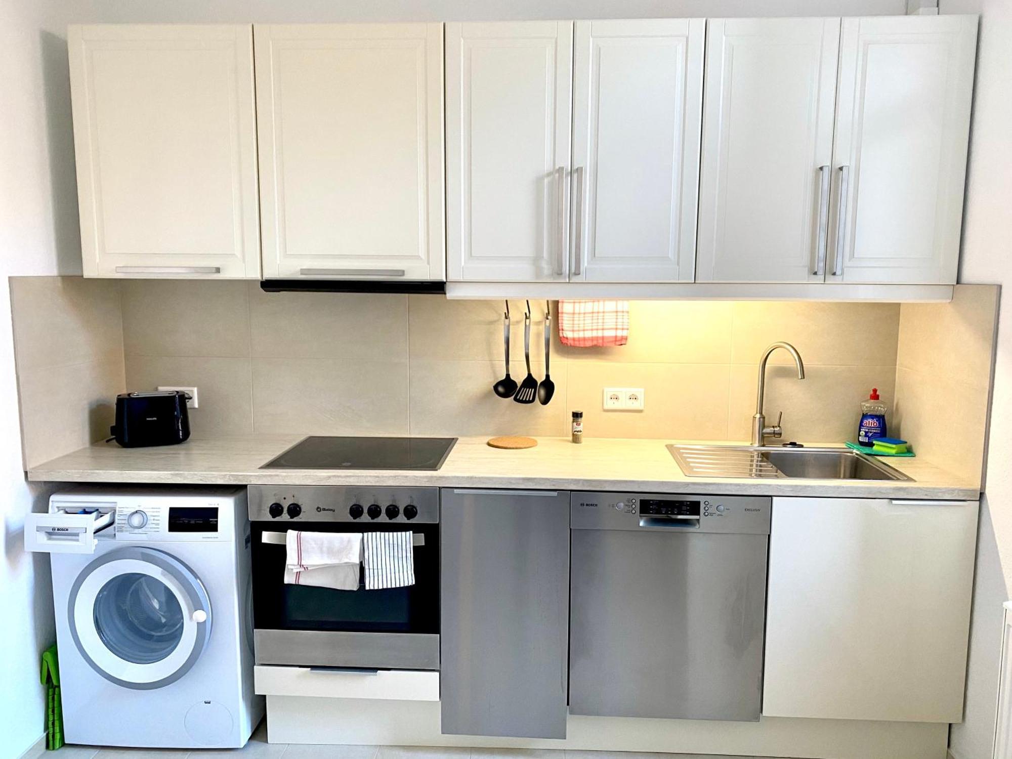 2 Rooms, Free Parking, 25 Min To Duesseldorf, 150 Mbps Wlan Duisburg Luaran gambar