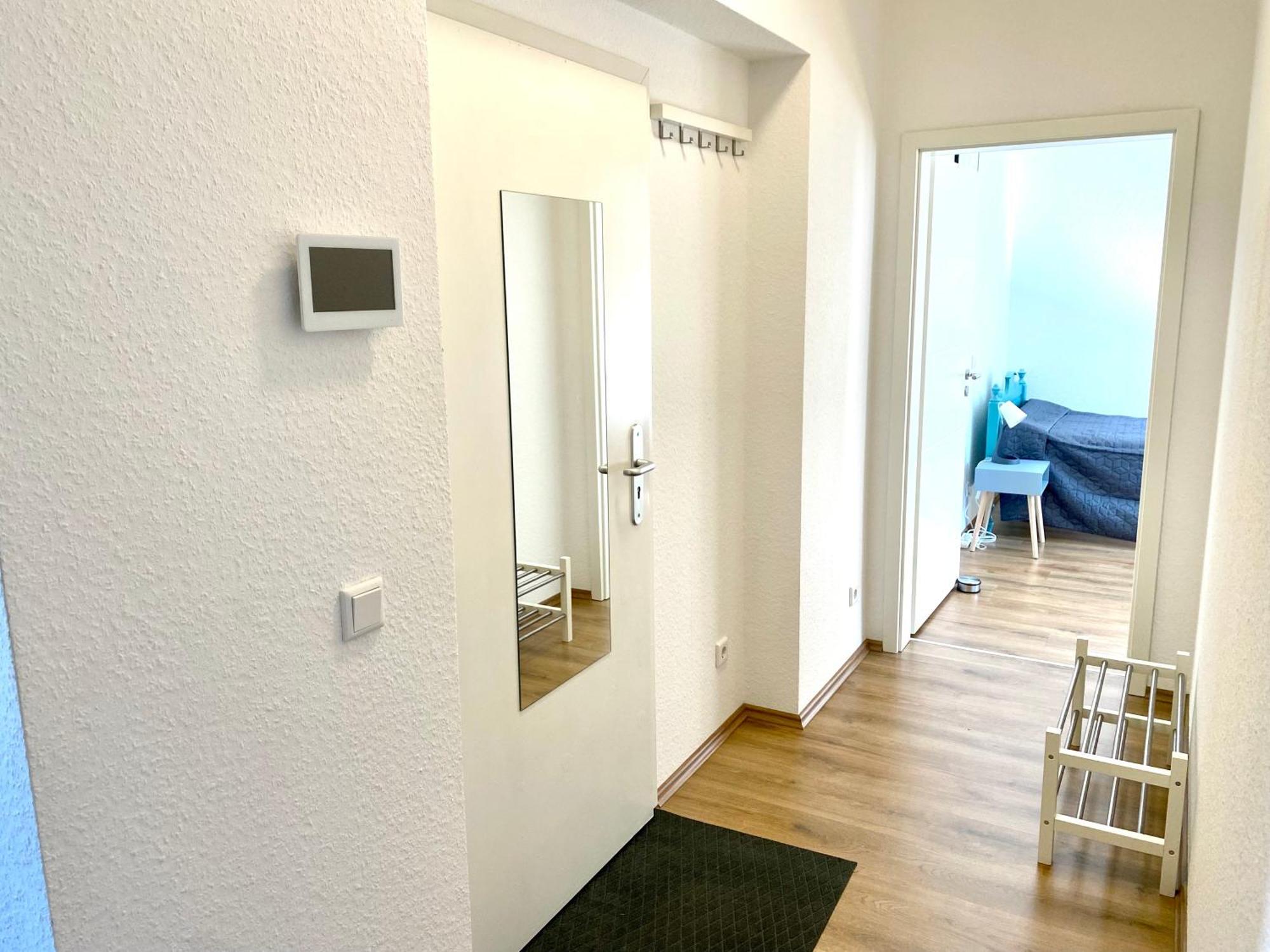 2 Rooms, Free Parking, 25 Min To Duesseldorf, 150 Mbps Wlan Duisburg Luaran gambar