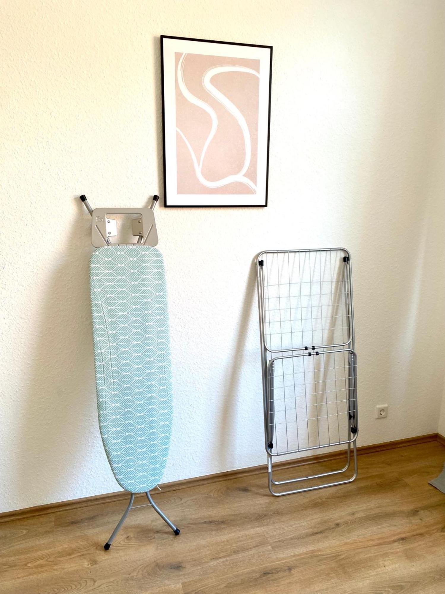 2 Rooms, Free Parking, 25 Min To Duesseldorf, 150 Mbps Wlan Duisburg Luaran gambar