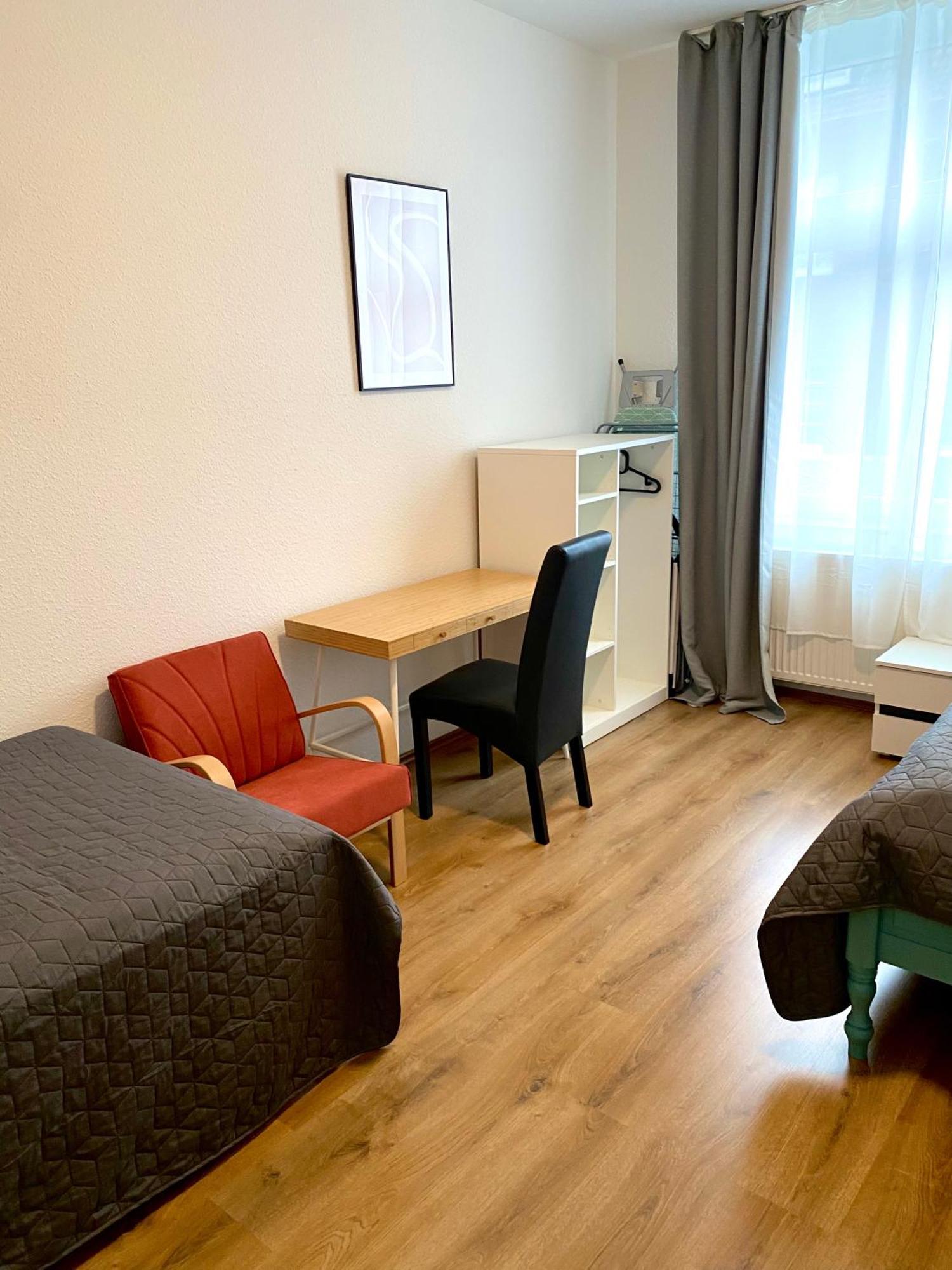 2 Rooms, Free Parking, 25 Min To Duesseldorf, 150 Mbps Wlan Duisburg Luaran gambar