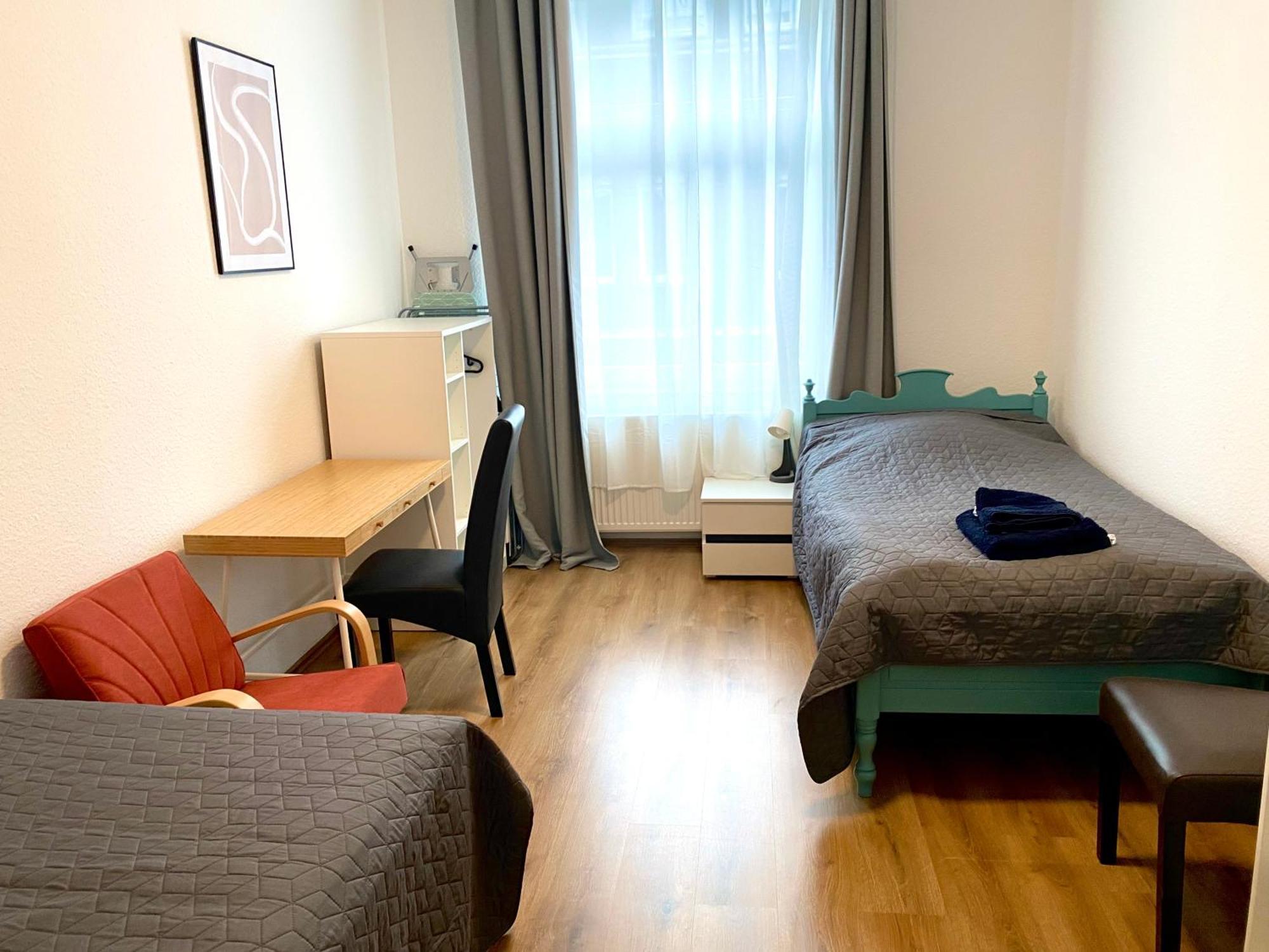 2 Rooms, Free Parking, 25 Min To Duesseldorf, 150 Mbps Wlan Duisburg Luaran gambar